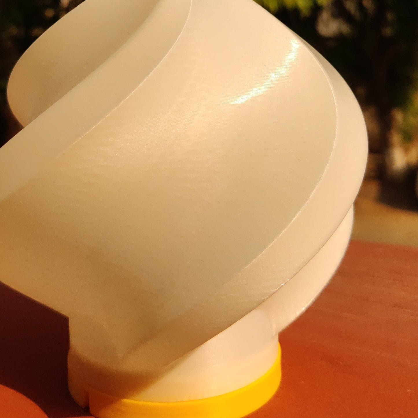 Swirl Tea Light Lamp